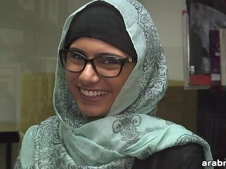 Mia Khalifa Takes Off Hijab and Clothes in Library (mk13825)